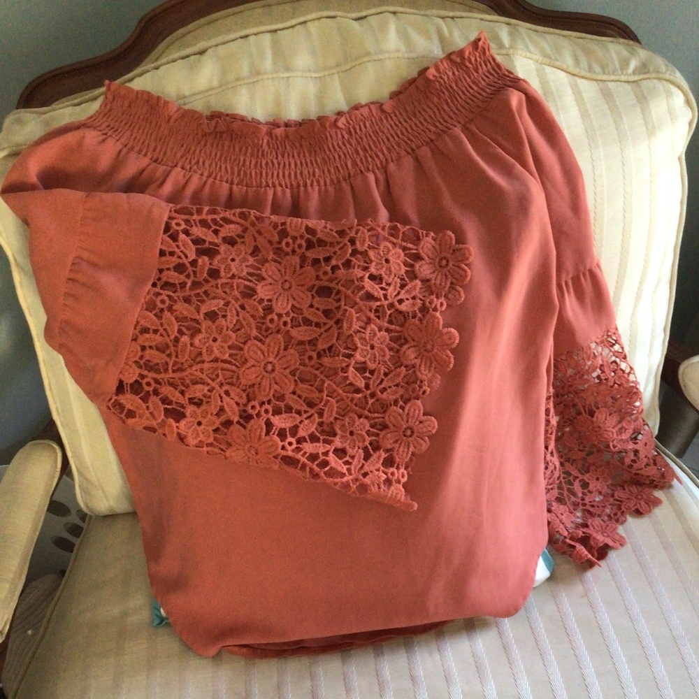 Women’s Off Shoulder Smocked Crochet Accent Blouse in Pumpkin sz M NWT - Picture 4 of 7